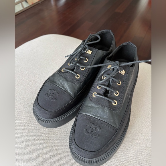 Chanel Loafers 21B Black CC Lace Up Oxford Platform Shoes EUR 40 US 9 - Picture 3 of 16
